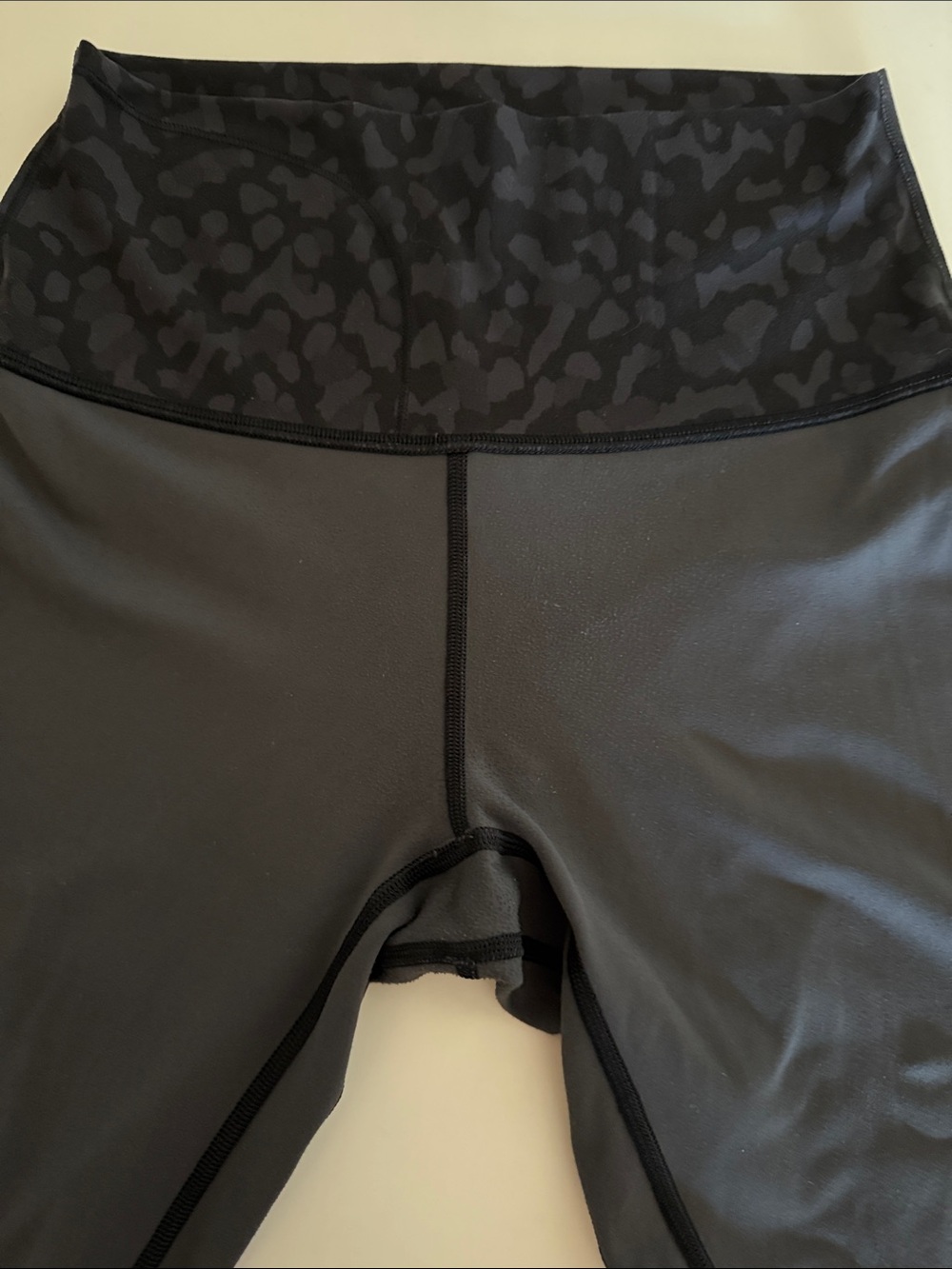 lululemon athletica Align High Rise Black Charcoal Leopard Print Leggings Sz 6 - Picture 4 of 10